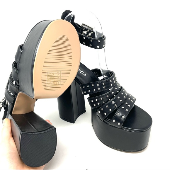 NWOT Lamoda Punk Lolita Black Studded Strap Platform Heeled Sandals Size 8 - Picture 6 of 7